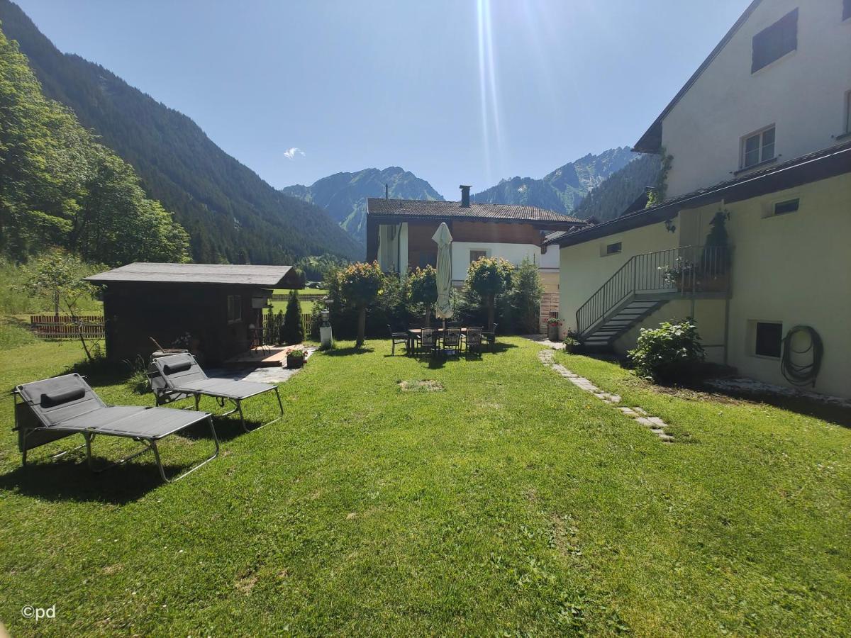 Alpenchalet Dona Partenen Bagian luar foto