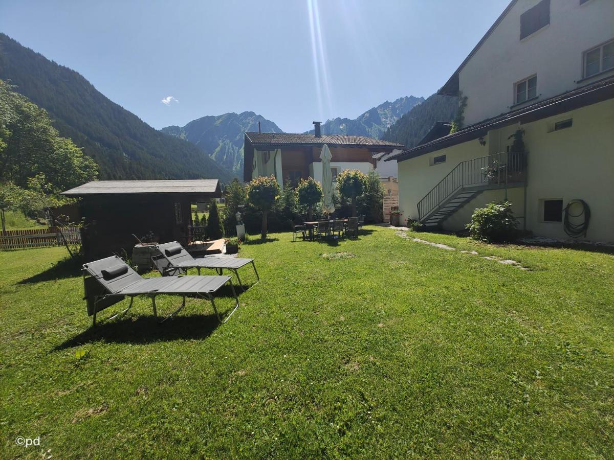 Alpenchalet Dona Partenen Bagian luar foto